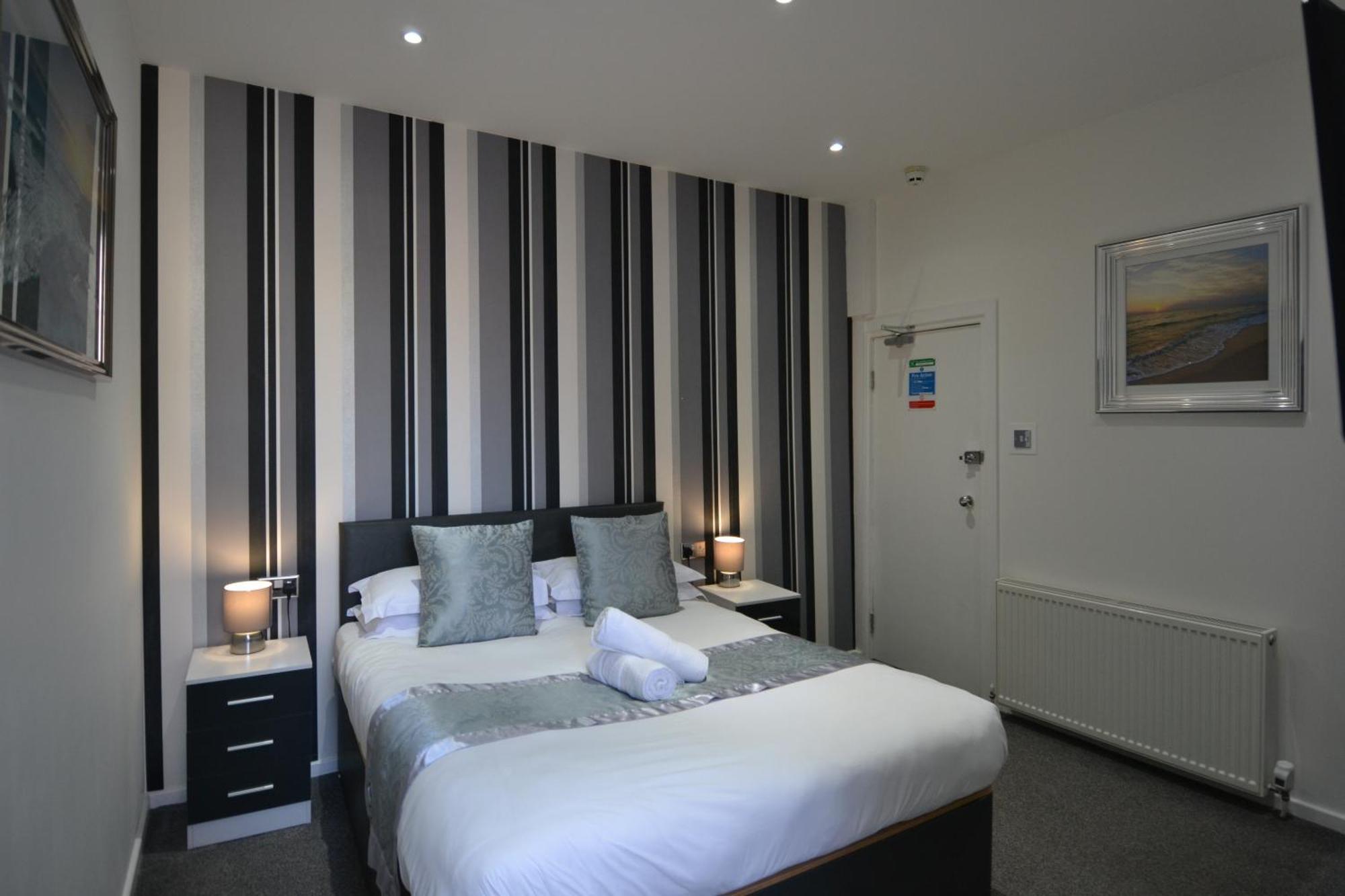 Hotel 33 Blackpool Exterior photo