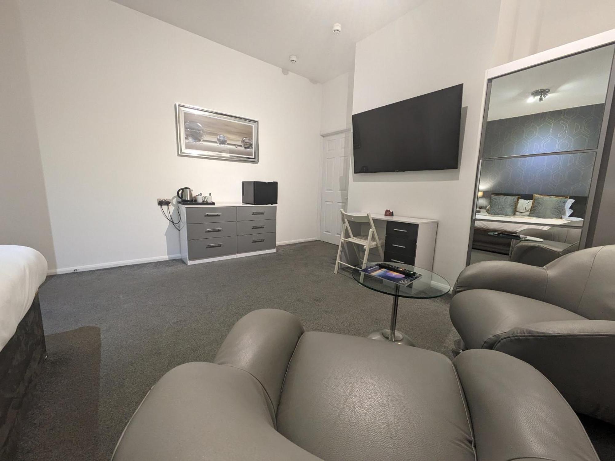 Hotel 33 Blackpool Room photo
